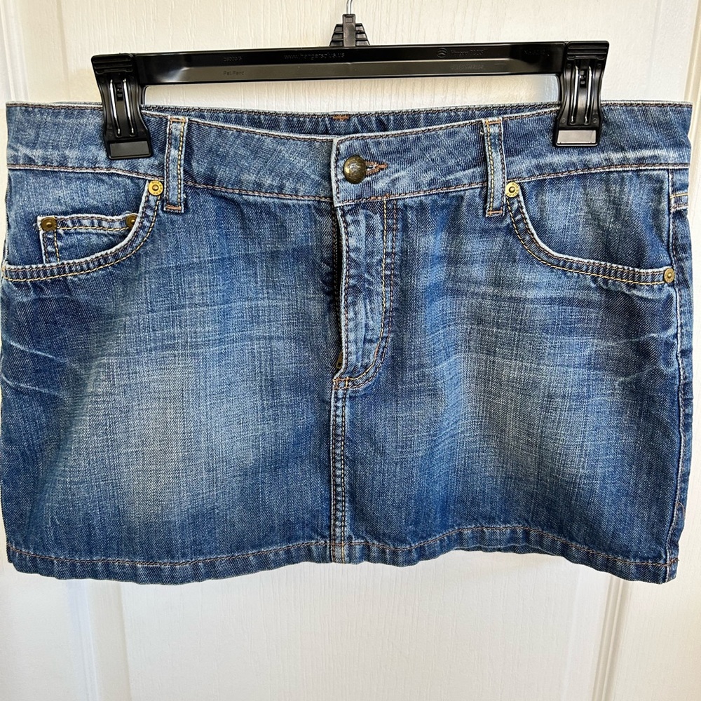 Burberry mini skirt